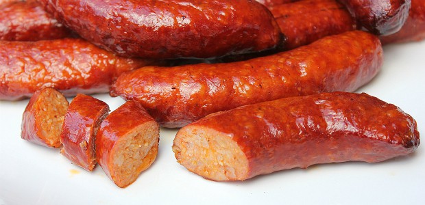 How to Smoke Sausage: The Best Gear & Techniques