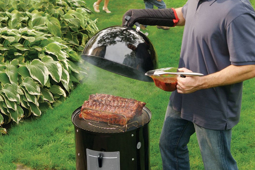 Make your first smoke on a Weber Smokey Mountain a success with these 8 tips
